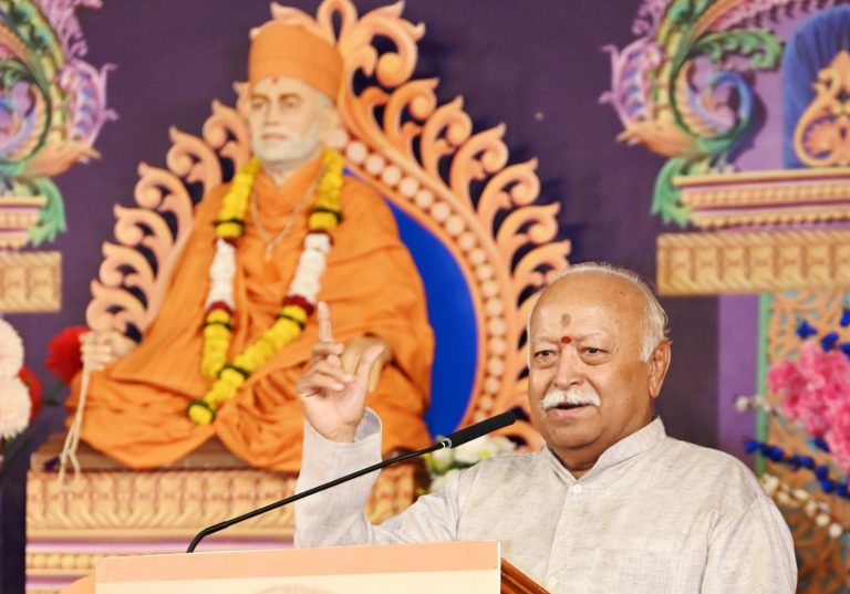दुनिया संकट में है, अब वह भारत की तरफ देख रही है : डॉ. मोहन भागवत 