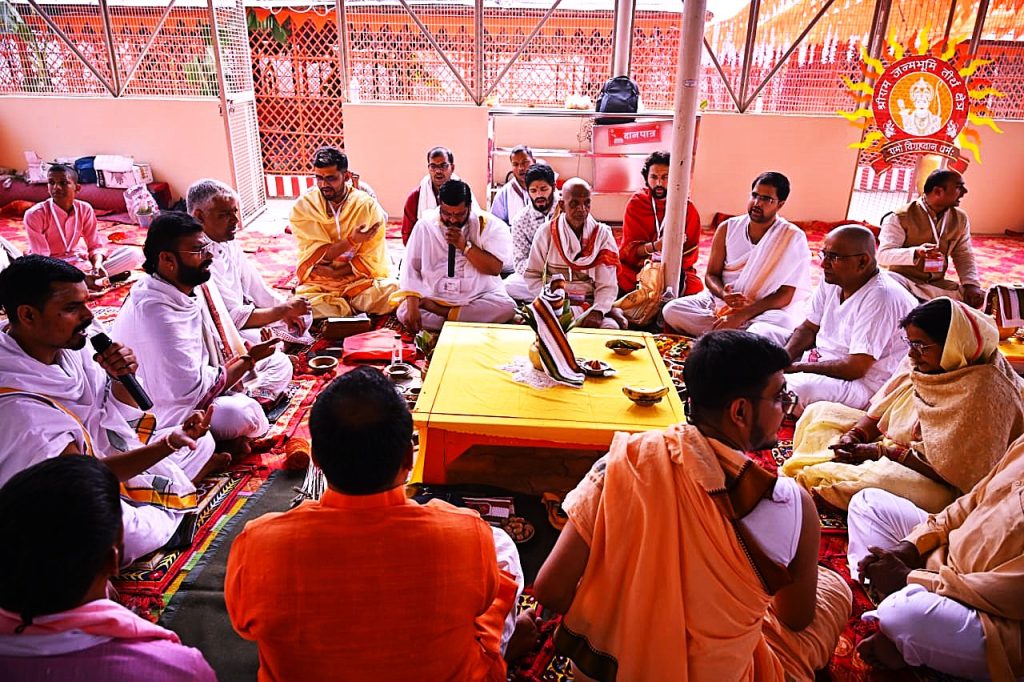 श्री राम जन्मभूमि मंदिर ध्वजारोहण समारोह प्रथम दिवस पूजन