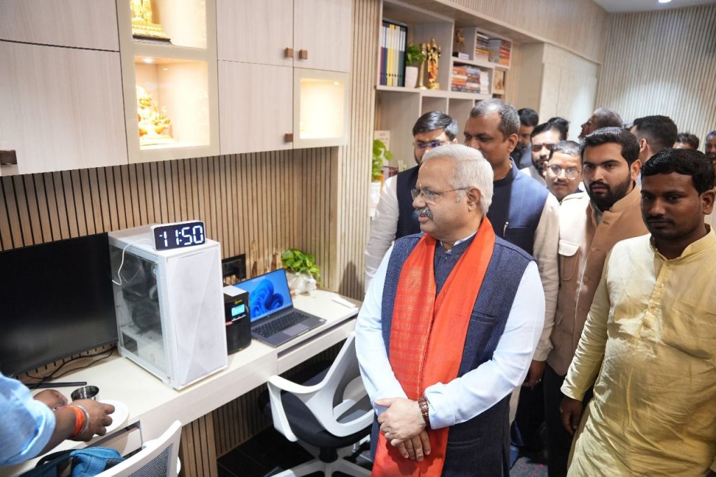 विद्यार्थी परिषद ने असंख्य विद्यार्थियों को राष्ट्रहित में कार्य करने के लिए प्रेरित किया है। — सुनील आम्बेकर जी